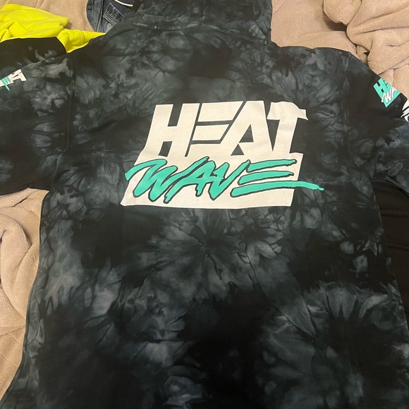 Men’s Heatwave Hoodie - Picture 5 of 6